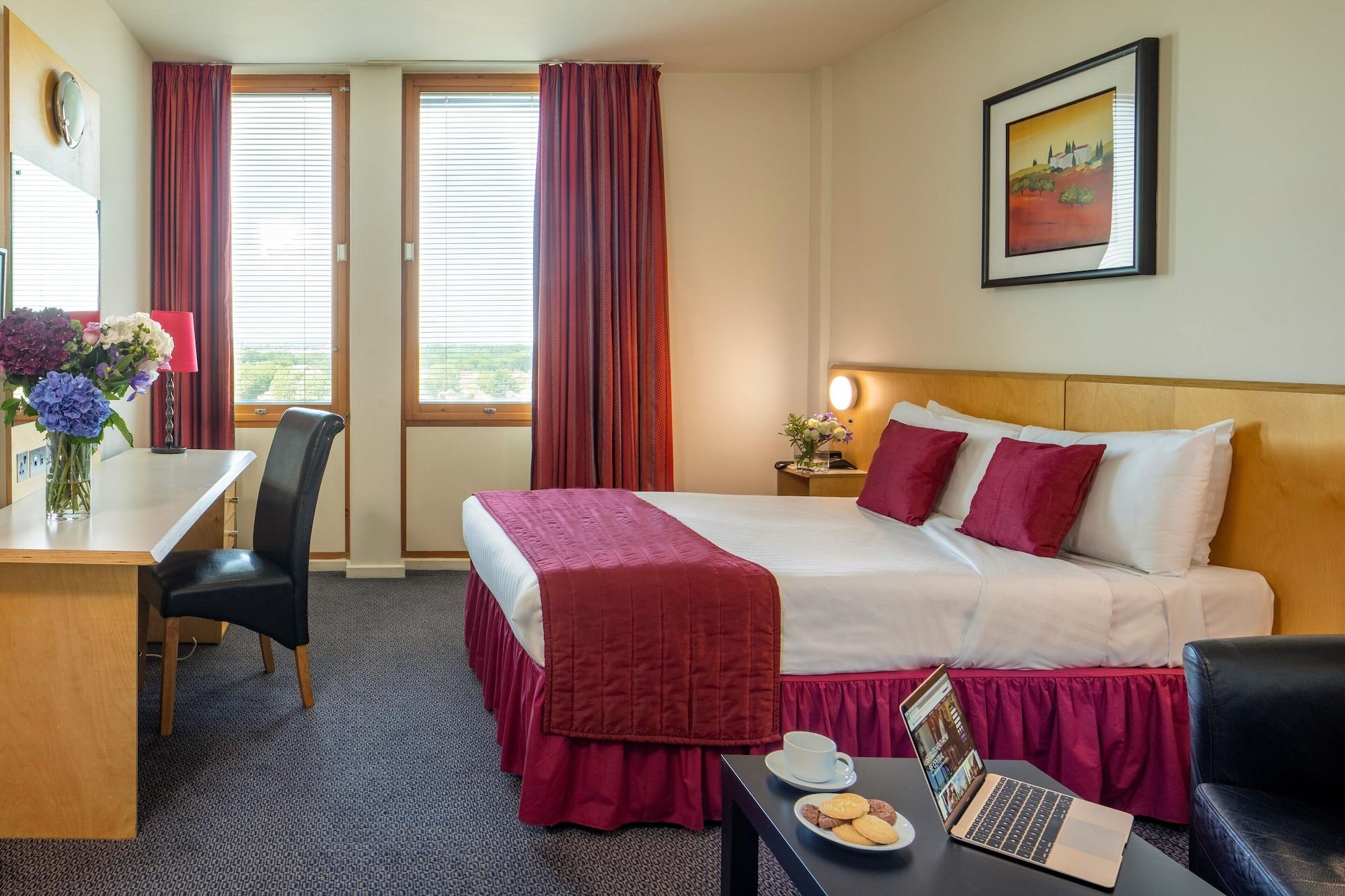 St Giles Heathrow - A St Giles Hotel Feltham Ngoại thất bức ảnh