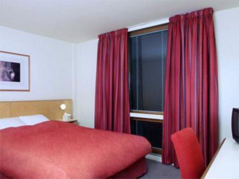 St Giles Heathrow - A St Giles Hotel Feltham Ngoại thất bức ảnh