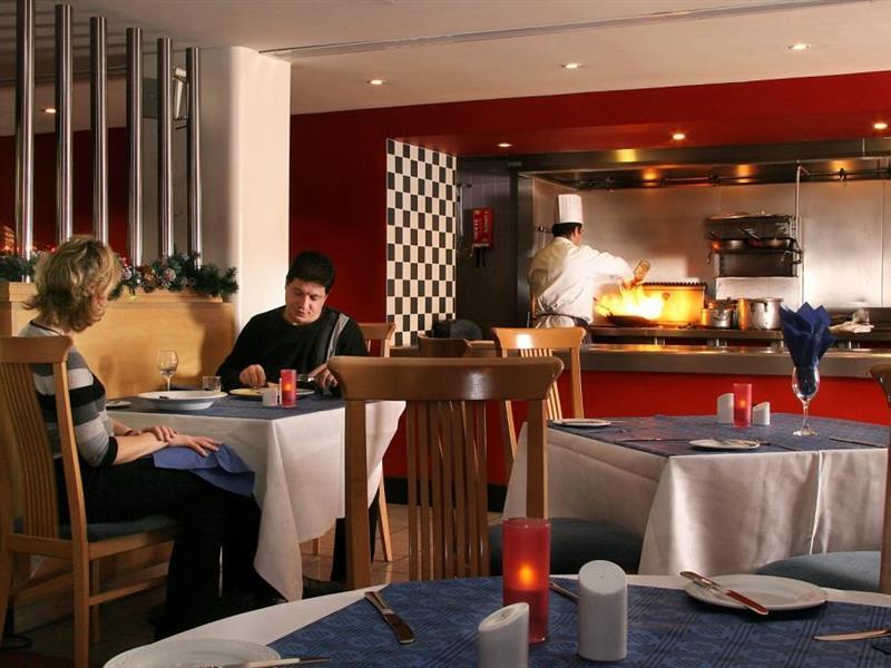 St Giles Heathrow - A St Giles Hotel Feltham Ngoại thất bức ảnh