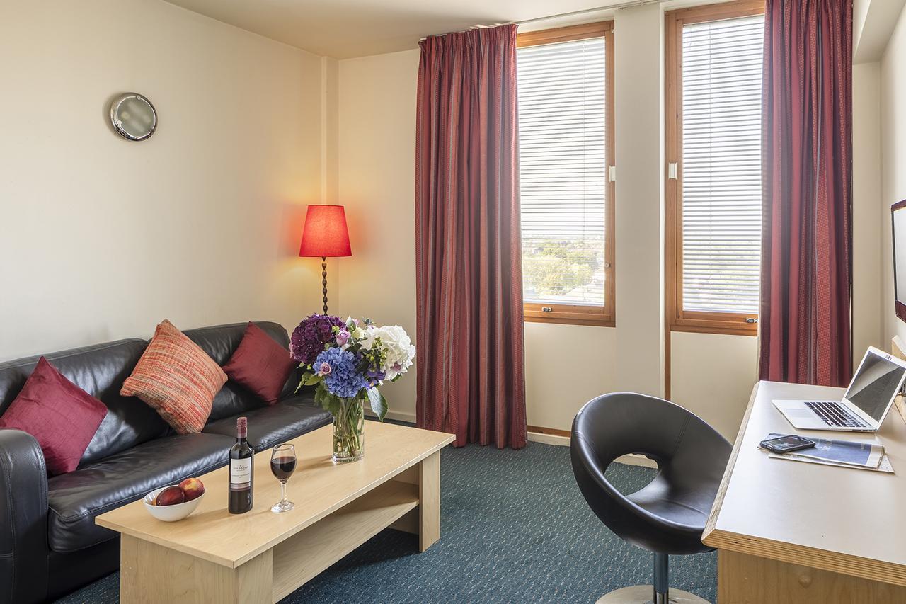 St Giles Heathrow - A St Giles Hotel Feltham Ngoại thất bức ảnh