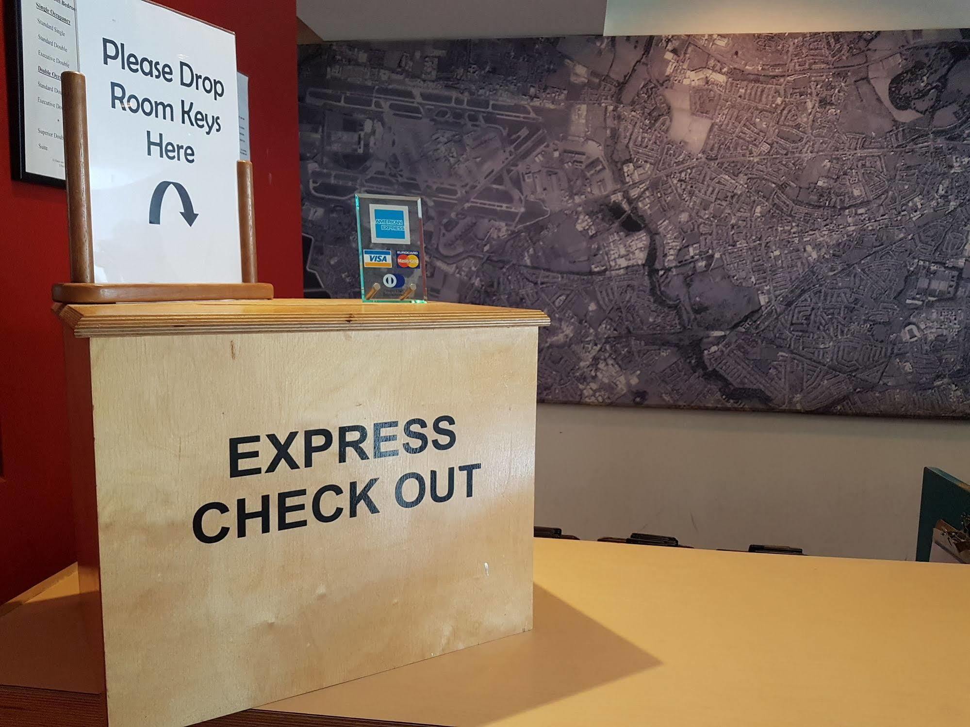 St Giles Heathrow - A St Giles Hotel Feltham Ngoại thất bức ảnh