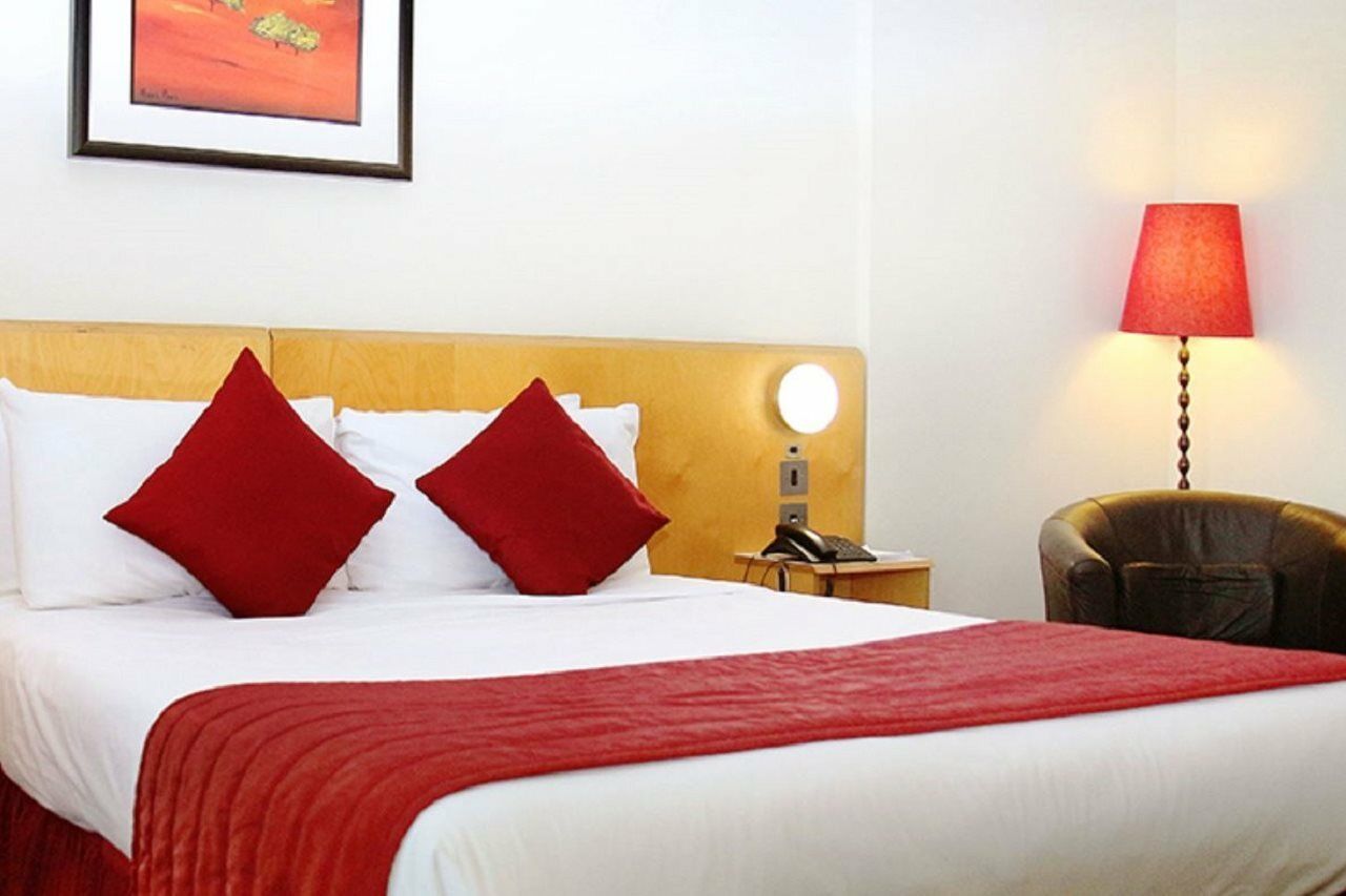 St Giles Heathrow - A St Giles Hotel Feltham Ngoại thất bức ảnh